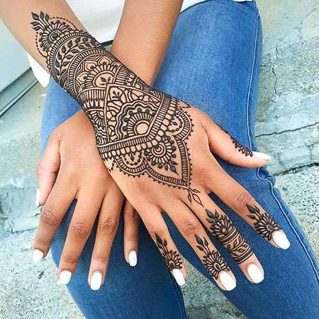 henna painted hands